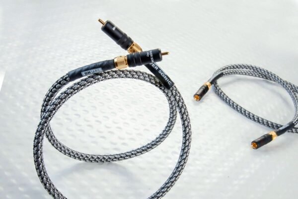 DH LABS AIR MATRIX CRYO - 1.0 M Pair - RCA