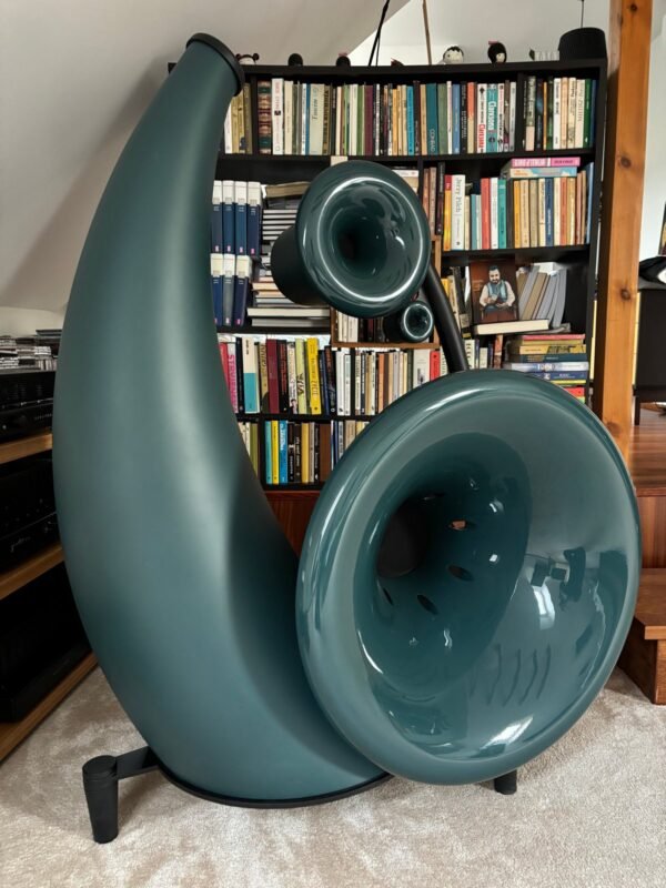 hORNS Uniwersum Reference
