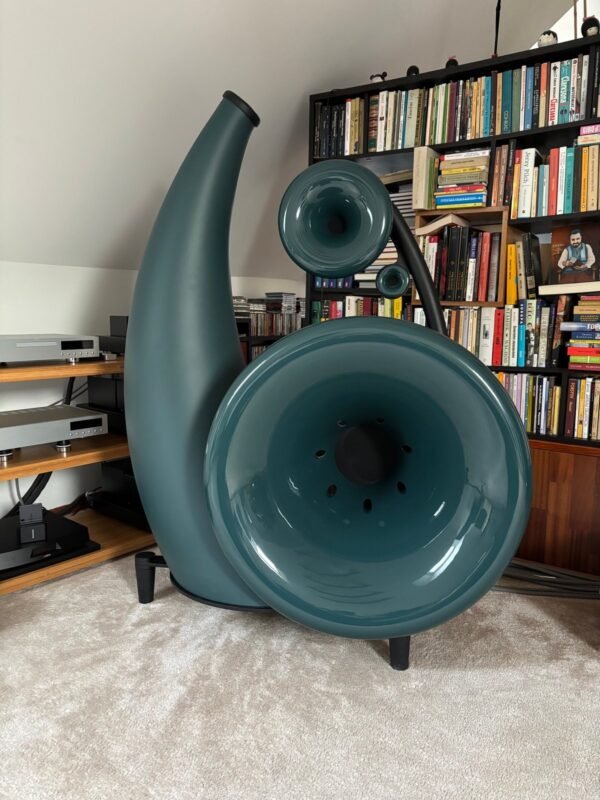 hORNS Uniwersum Reference